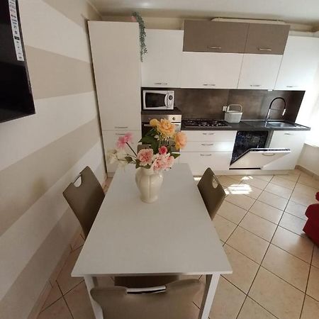 Vicolo 11 Lägenhet Calmasino Exteriör bild