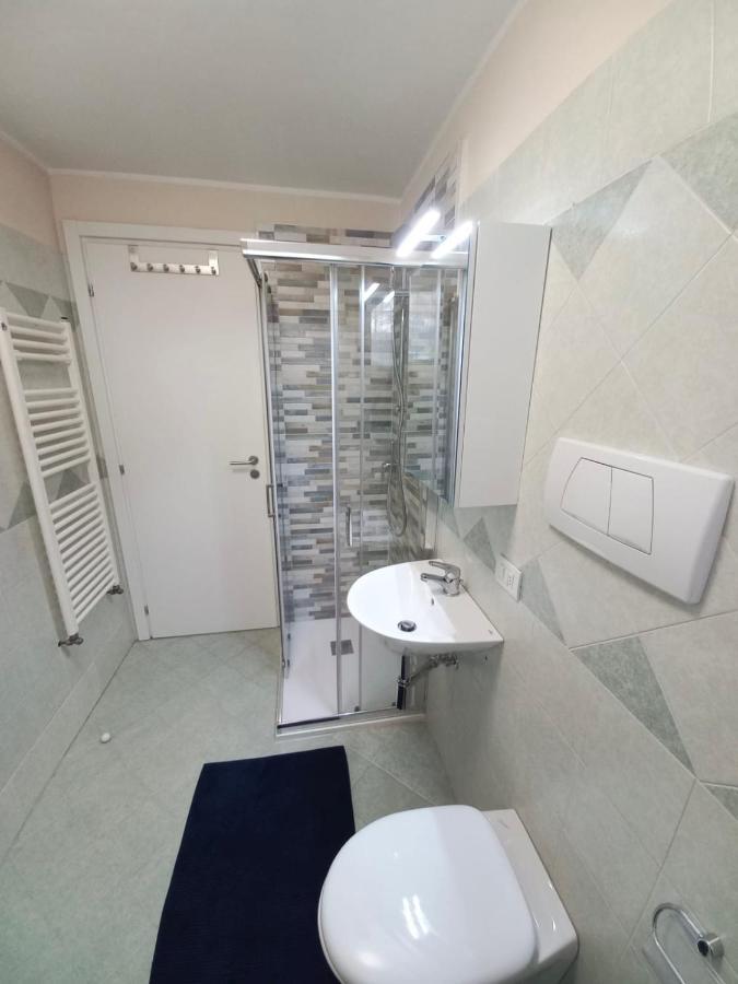 Vicolo 11 Lägenhet Calmasino Exteriör bild